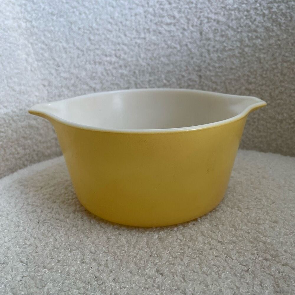 Vintage Pyrex Yellow Small 1Q 1 Quart Casserole 743 - Picture 2 of 8
